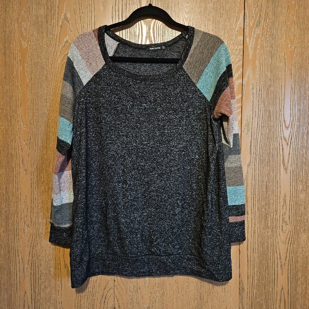 Women's Pink Clover size Large long sleeve top